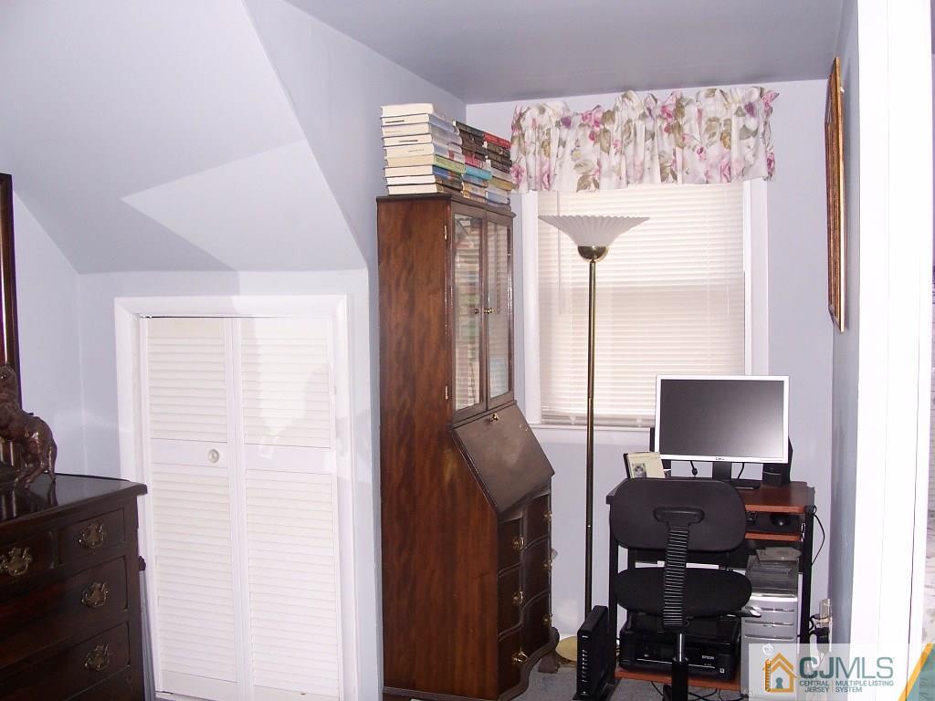 118 Oxford Road Colonia, NJ 07067 - Photo 21 of 25 Gallery Image 21