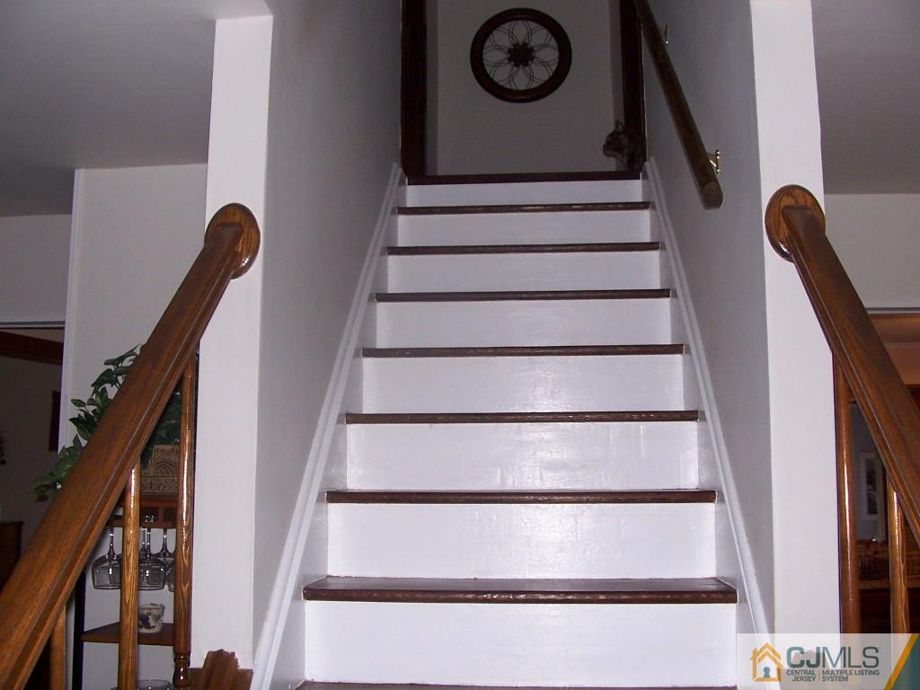 118 Oxford Road Colonia, NJ 07067 - Photo 4 of 25 Gallery Image 4