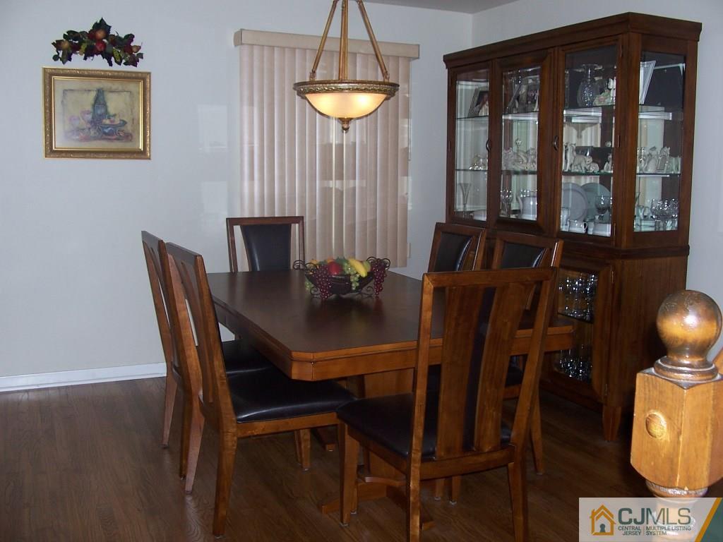 118 Oxford Road Colonia, NJ 07067 - Photo 7 of 25 Gallery Image 7
