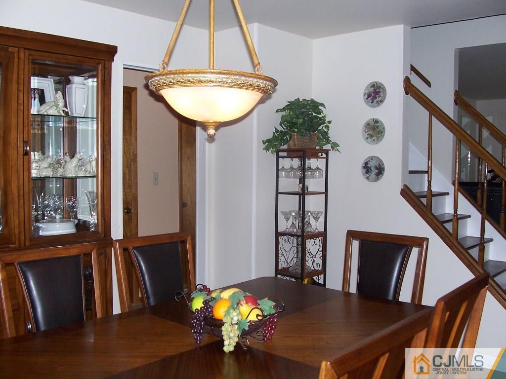 118 Oxford Road Colonia, NJ 07067 - Photo 8 of 25 Gallery Image 8