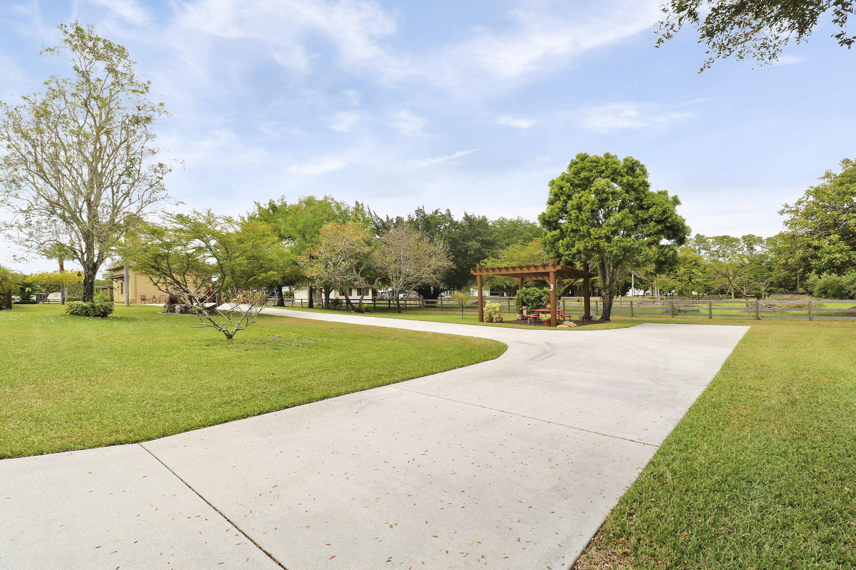 10735 Lantana Road, Unit GH Lake Worth, FL 33449 - Photo 39 of 46 10735 Lantana Road 2