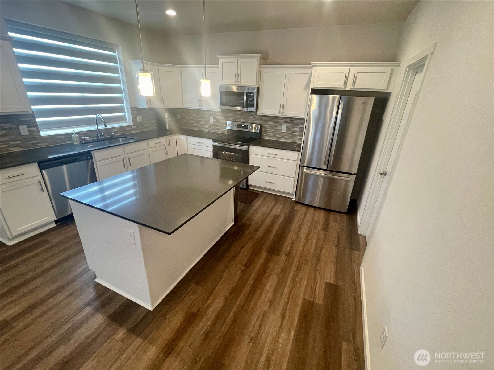 2129 Lancaster Way Ferndale, WA 98248 - Photo 4 of 27