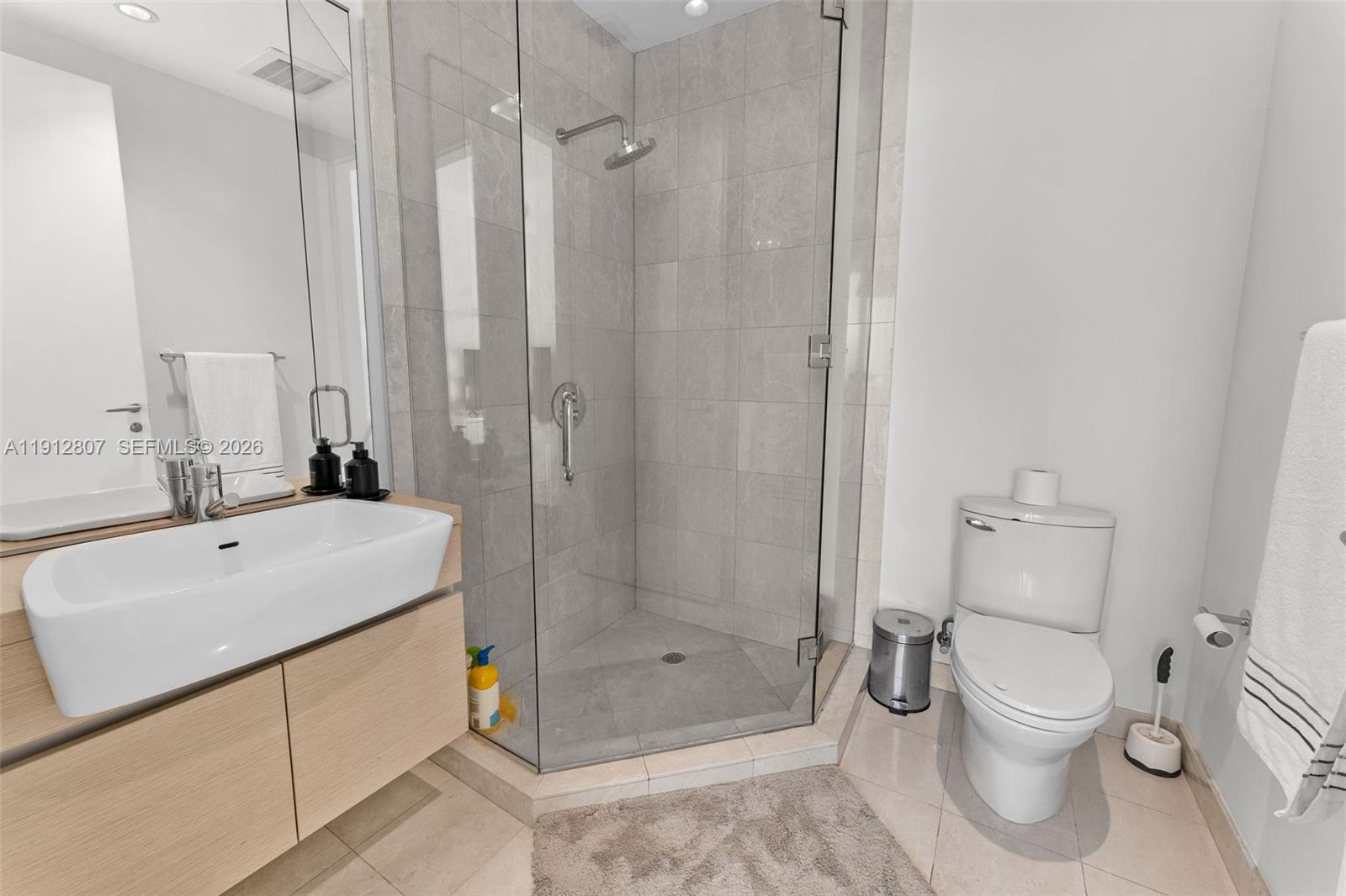 200 Biscayne Blvd Way, Unit 4510 Miami, FL 33131 - Photo 27 of 52