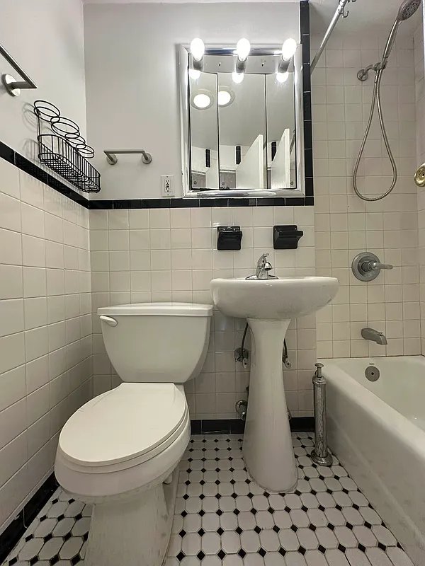 1321 3rd Avenue, Unit 4B Manhattan, NY 10021 - Photo 10 of 10 Photo 10
