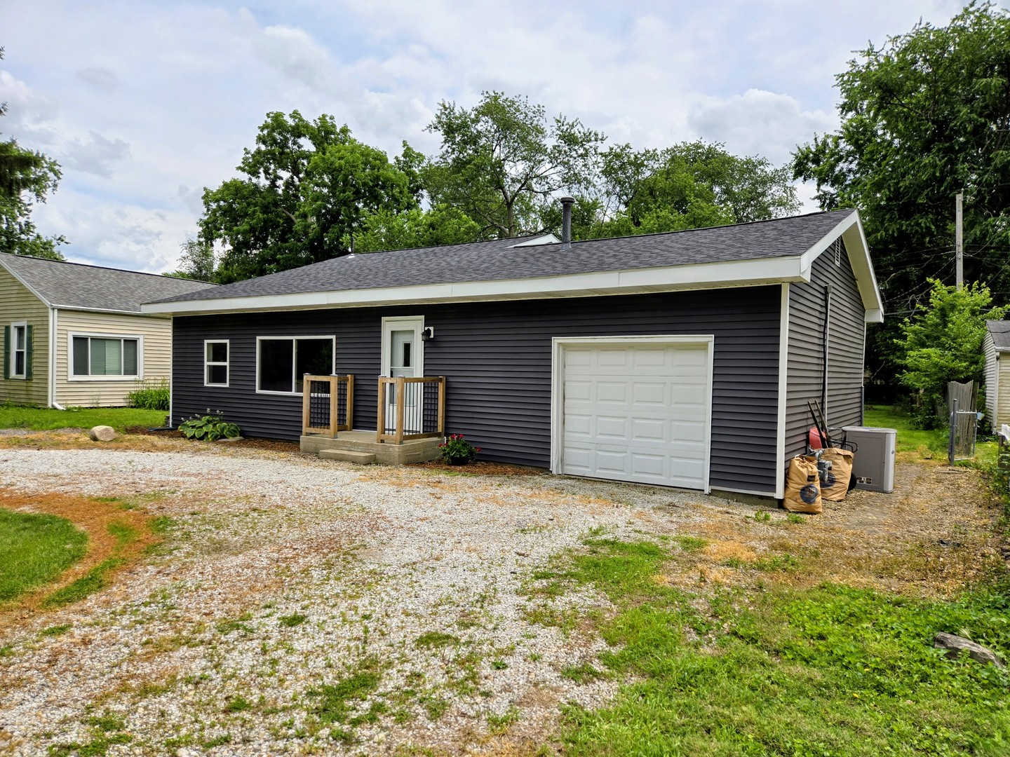 2601 West John Street Champaign, IL 61821 - Photo 2 of 17