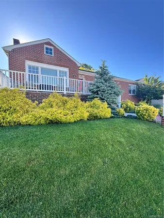 $3,500 | 570 Monroe Boulevard, Unit 1, Long Beach, NY 11561