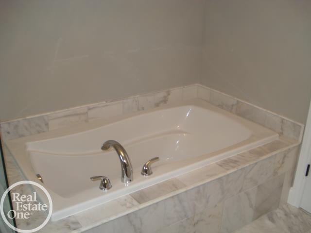 92 Muir Road Grosse Pointe Farms, MI 48236 - Photo 30 of 48