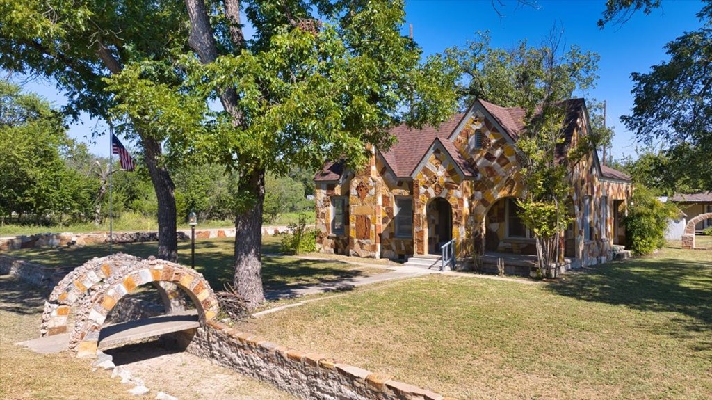 310 Canal Street Menard, TX 76859 - Photo 17 of 66