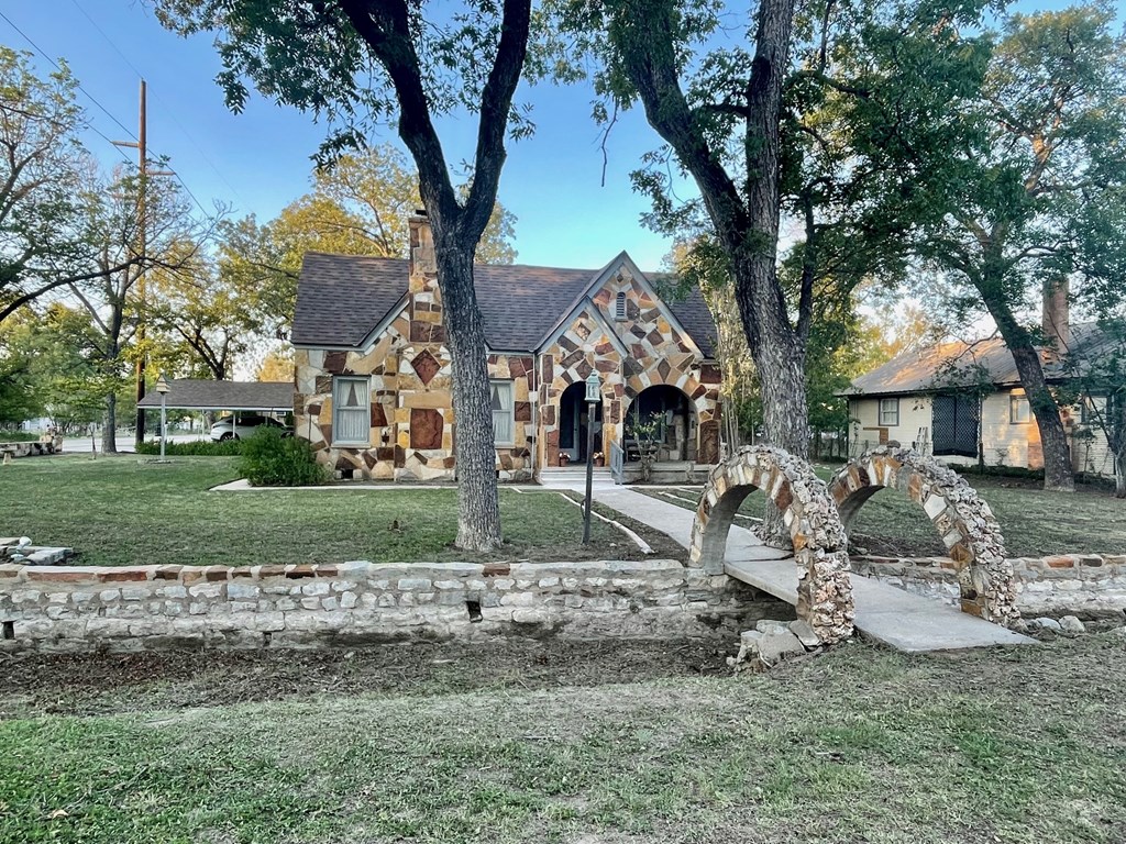 310 Canal Street Menard, TX 76859 - Photo 2 of 66