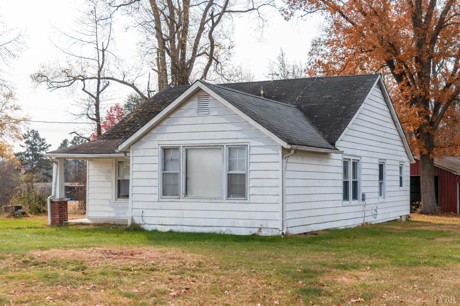 1089 Straightstone Road Gretna, VA 24557 - Photo 8 of 26