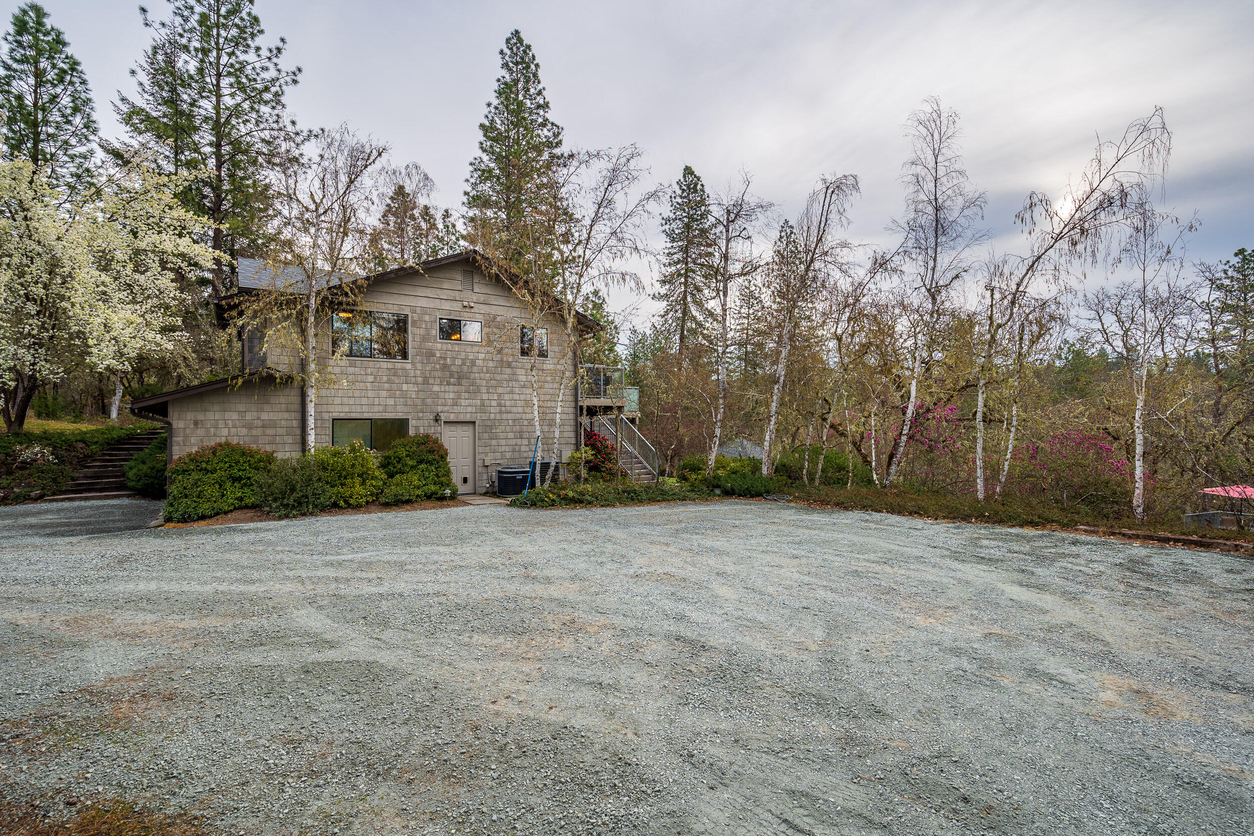 1450 Hugo Road Merlin, OR 97532 - Photo 45 of 47 39
