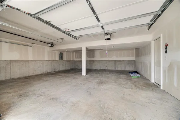 $349,900 | 508 Foxglove Lane, Raymore, MO 64083