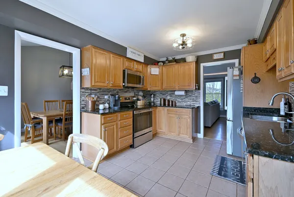 $599,900 | 1303 East Ironwood Drive, Mount Prospect, IL 60056