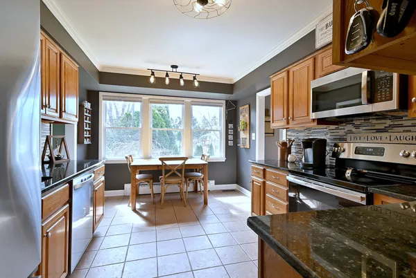 $599,900 | 1303 East Ironwood Drive, Mount Prospect, IL 60056