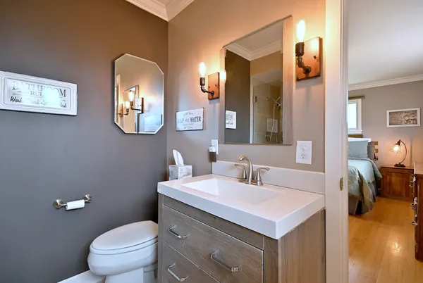 $599,900 | 1303 East Ironwood Drive, Mount Prospect, IL 60056