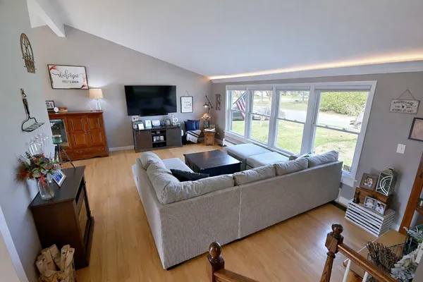 $599,900 | 1303 East Ironwood Drive, Mount Prospect, IL 60056