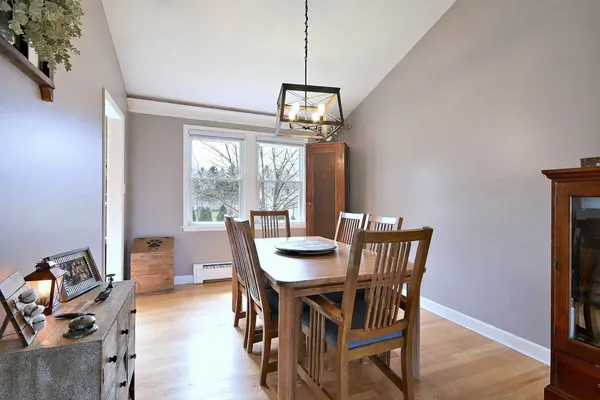 $599,900 | 1303 East Ironwood Drive, Mount Prospect, IL 60056