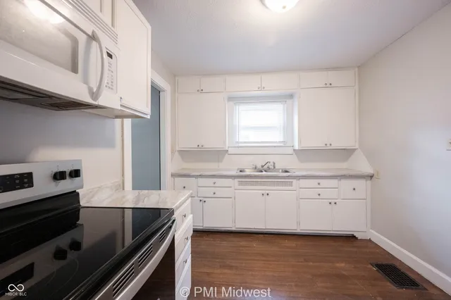 $1,249 | 4850 Hillside Avenue, Indianapolis, IN 46205