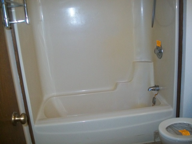 26155 West Lotus Road Antioch, IL 60002 - Photo 14 of 14 a bathroom with a bathtub