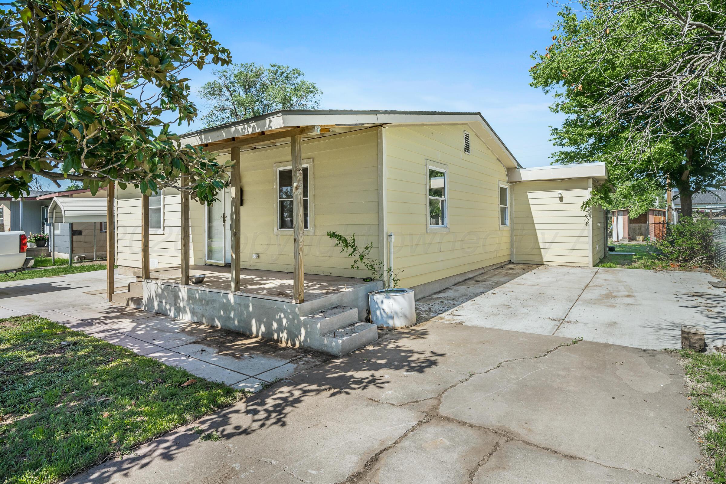 4606 South Hayden Street Amarillo, TX 79110 - Photo 2 of 19 Front Driveway 2