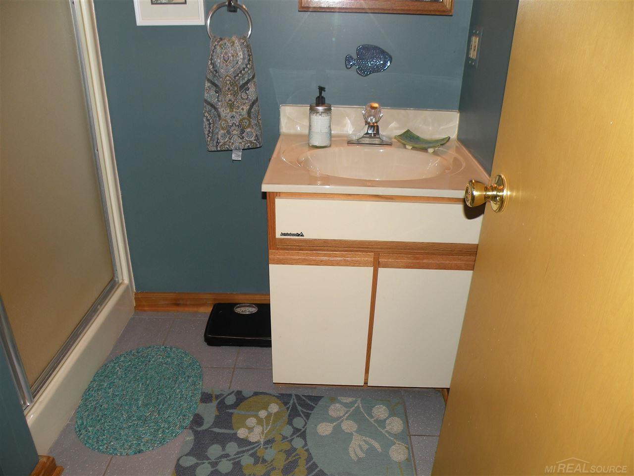 4440 North Lakeshore Road Deckerville, MI 48427 - Photo 35 of 52 50049752-34.JPG