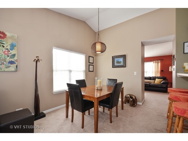 2504 Golf Ridge Circle Naperville, IL 60563 - Photo 3 of 10