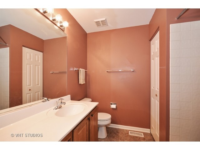2504 Golf Ridge Circle Naperville, IL 60563 - Photo 8 of 10