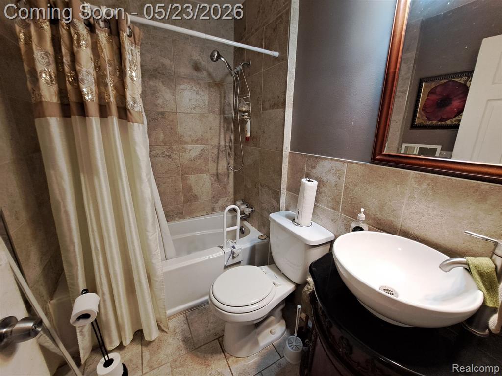 12275 East 11 Mile Road Warren, MI 48093 - Photo 10 of 22