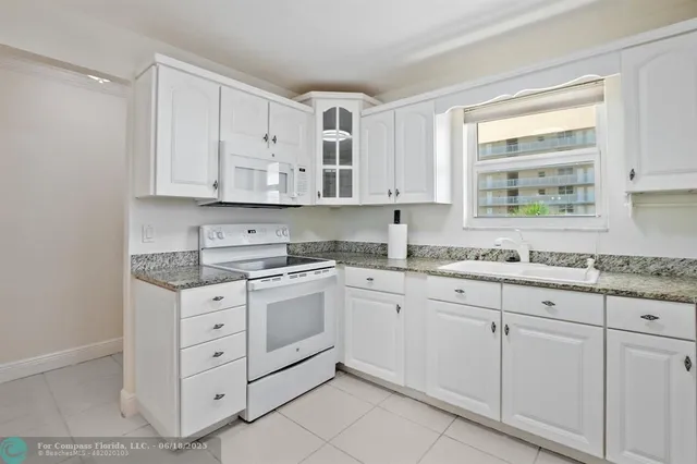 $649,000 | 1051 Hillsboro Mile, Unit 305E, Hillsboro Beach, FL 33062