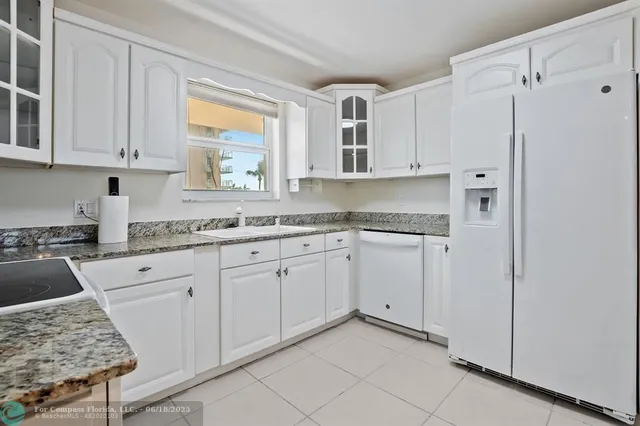 $649,000 | 1051 Hillsboro Mile, Unit 305E, Hillsboro Beach, FL 33062