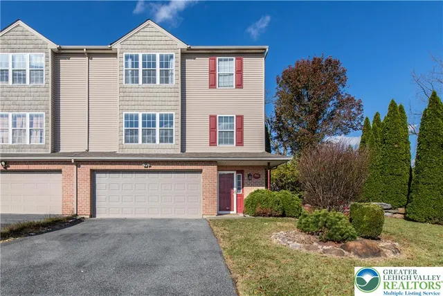 $360,000 | 715 White Circle, Northampton, PA 18067