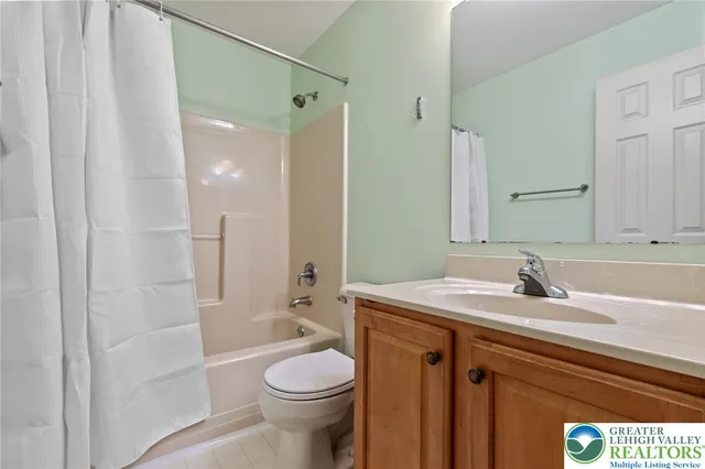 $360,000 | 715 White Circle, Northampton, PA 18067