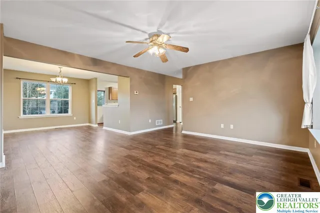 $360,000 | 715 White Circle, Northampton, PA 18067