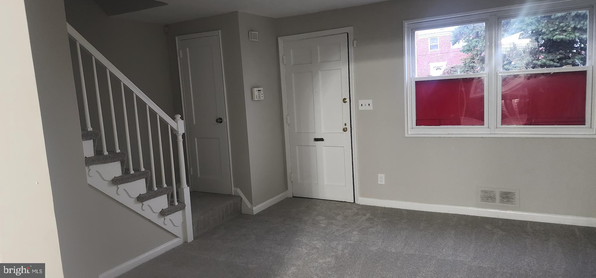 5405 Whitlock Road Baltimore, MD 21229 - Photo 5 of 24 Entry