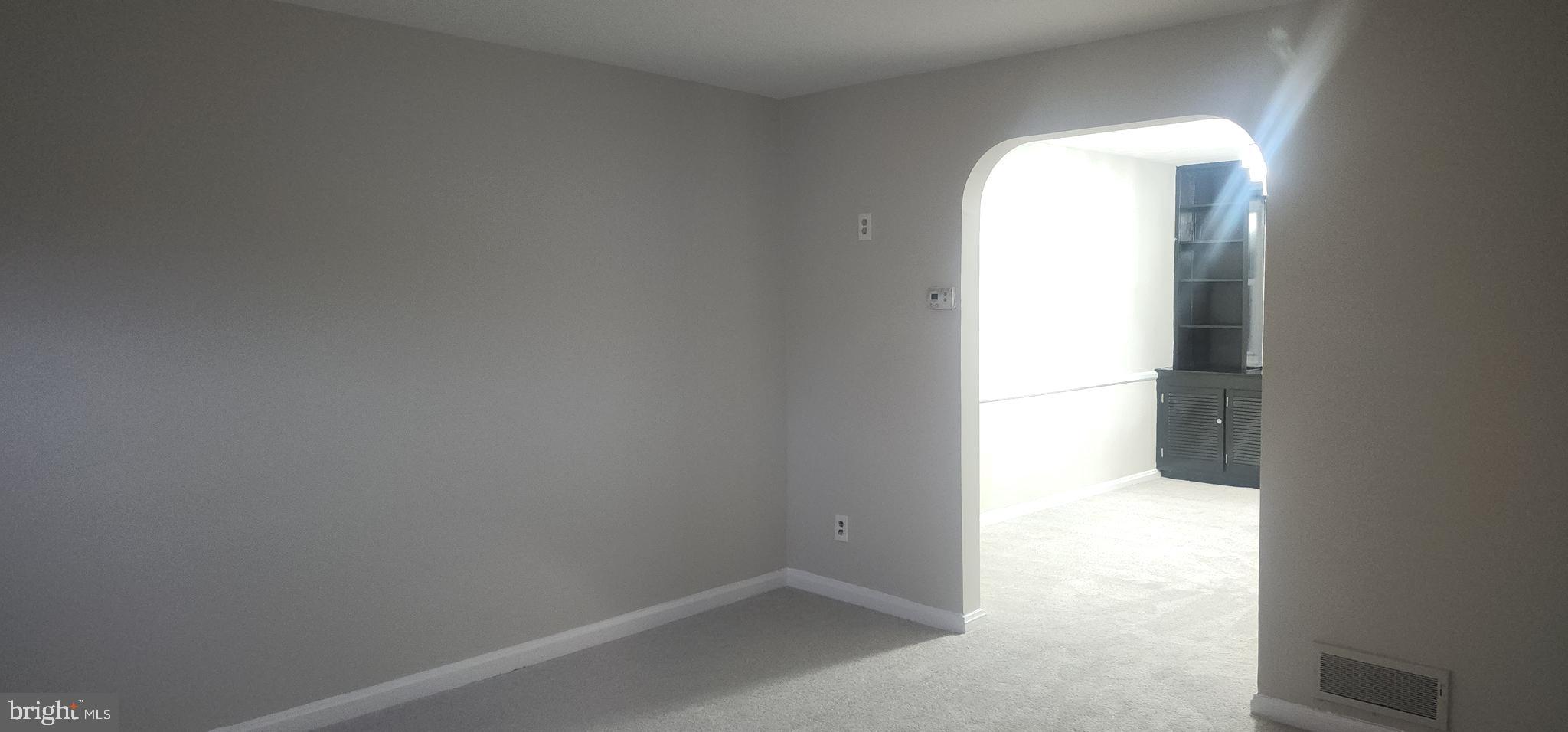 5405 Whitlock Road Baltimore, MD 21229 - Photo 6 of 24 Living Room