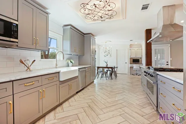 $450,000 | 23123 Sunnyside Lane, Zachary, LA 70791