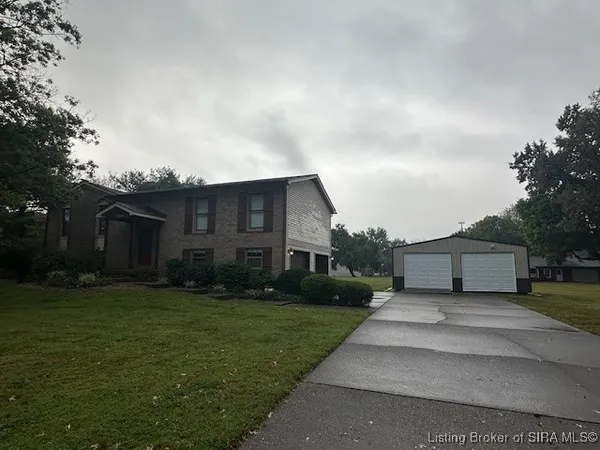 $385,000 | 8614 Eagle Trail, Charlestown, IN 47111