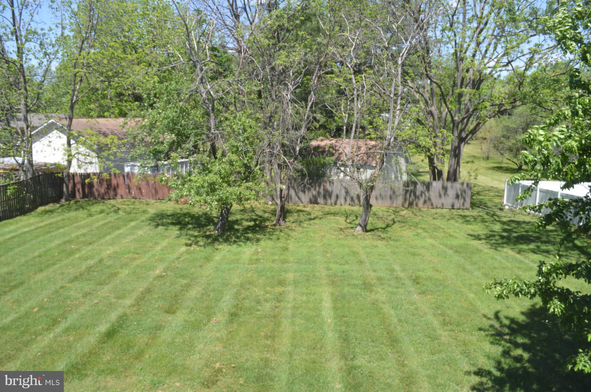 8408 Lark Brown Road Columbia, MD 21045 - Photo 8 of 30 Lots of room for pets, parties and fun!