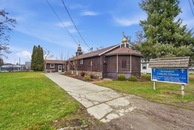 $999,999 | 4317 North Evergreen Road, Spokane, WA 99216