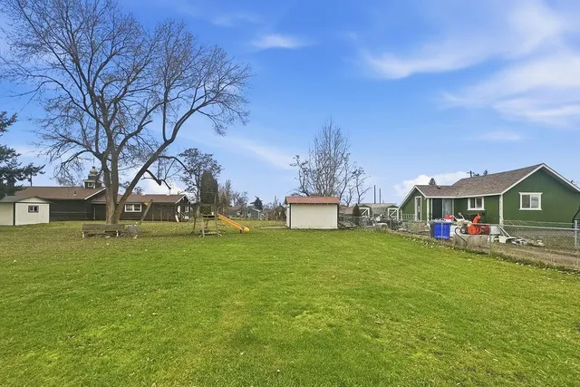 $999,999 | 4317 North Evergreen Road, Spokane, WA 99216