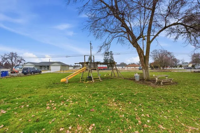 $999,999 | 4317 North Evergreen Road, Spokane, WA 99216