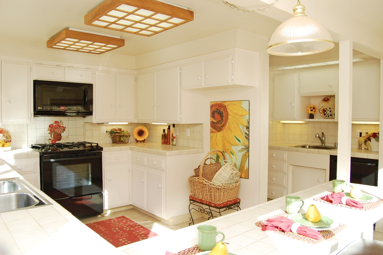 2765 Foothill Road Santa Barbara, CA 93105 - Photo 5 of 11 Kitchen