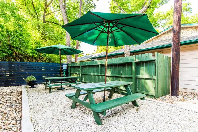 $899 | 4510 Duval Street, Unit 101, Austin, TX 78751