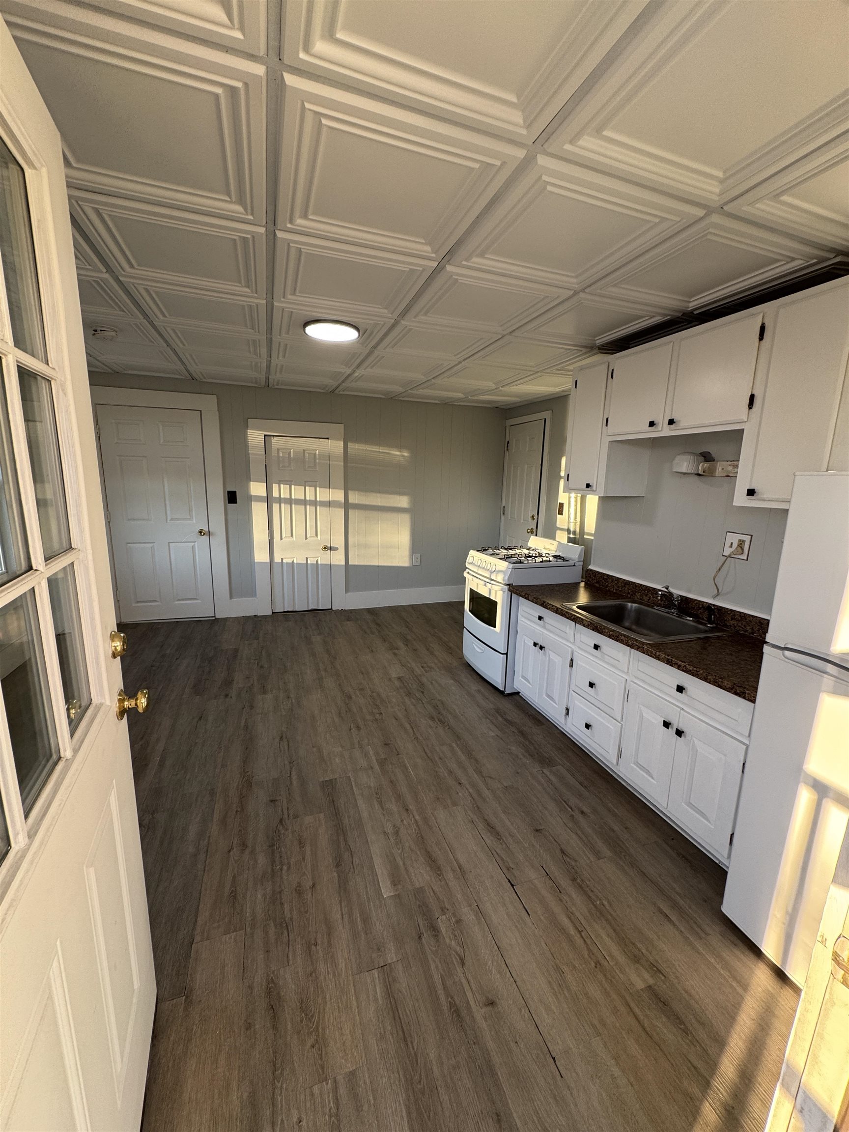 30 Ledge Street, Unit 6 Nashua, NH 03060 - Photo 5 of 7