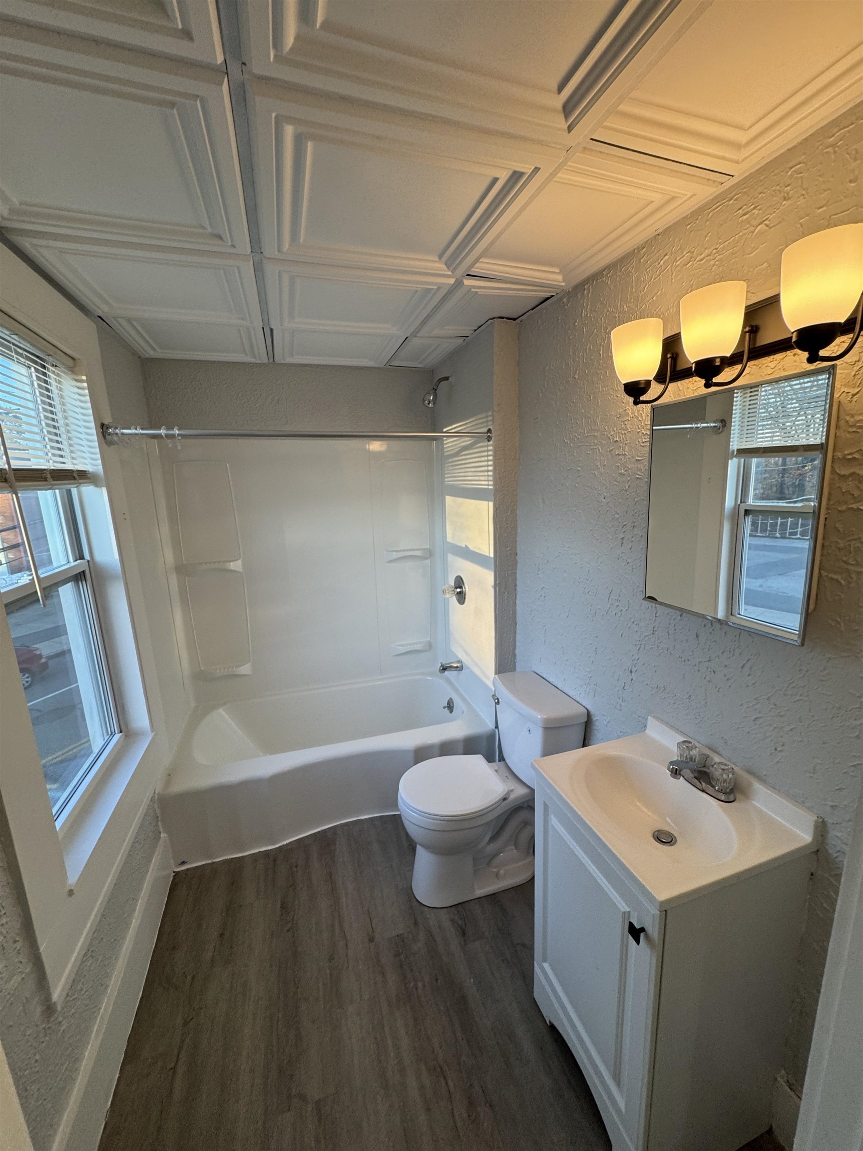 30 Ledge Street, Unit 6 Nashua, NH 03060 - Photo 6 of 7