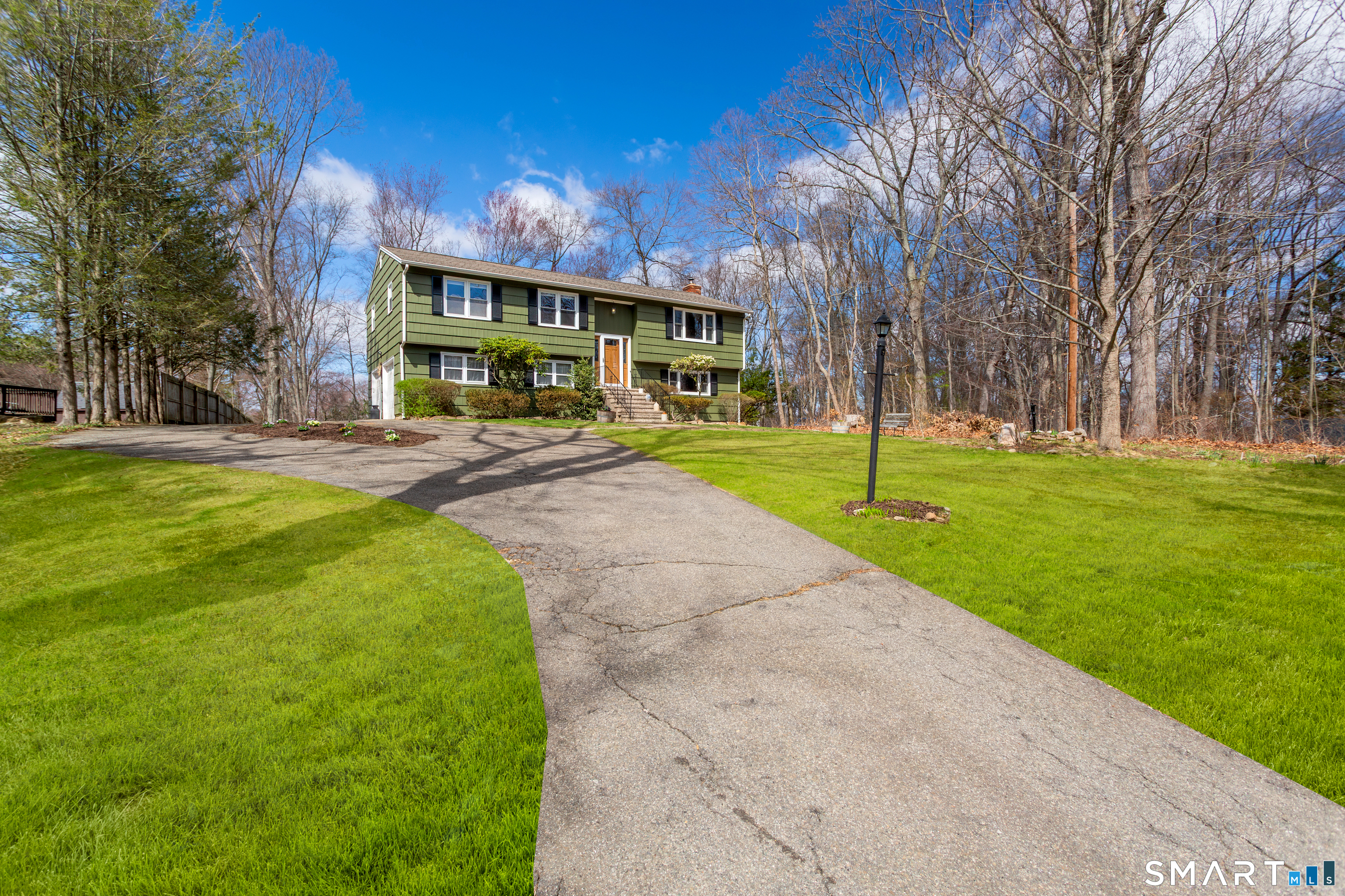 37 Rocky Hill Road Trumbull, CT 06611 - Photo 2 of 40