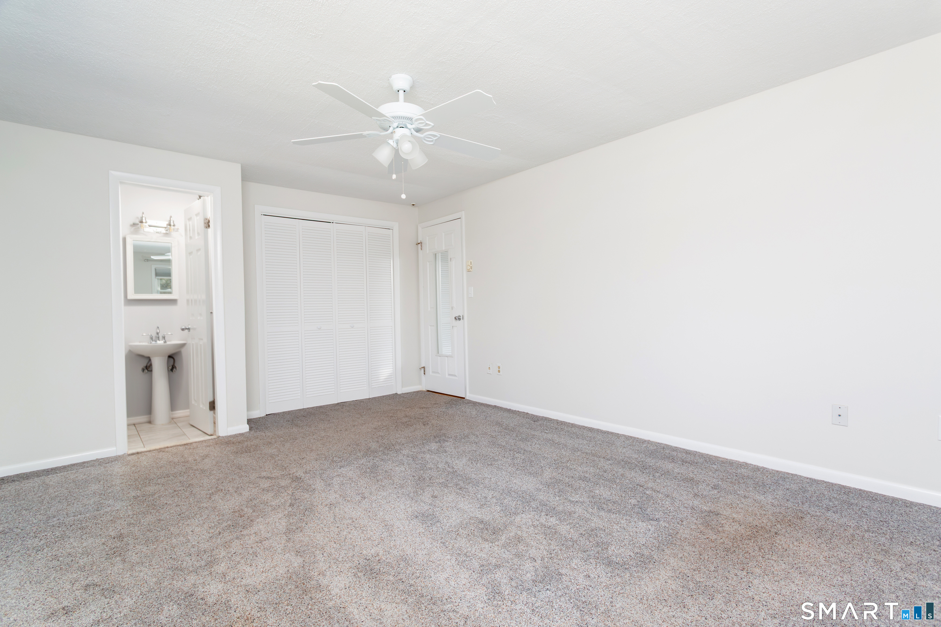 37 Rocky Hill Road Trumbull, CT 06611 - Photo 26 of 40