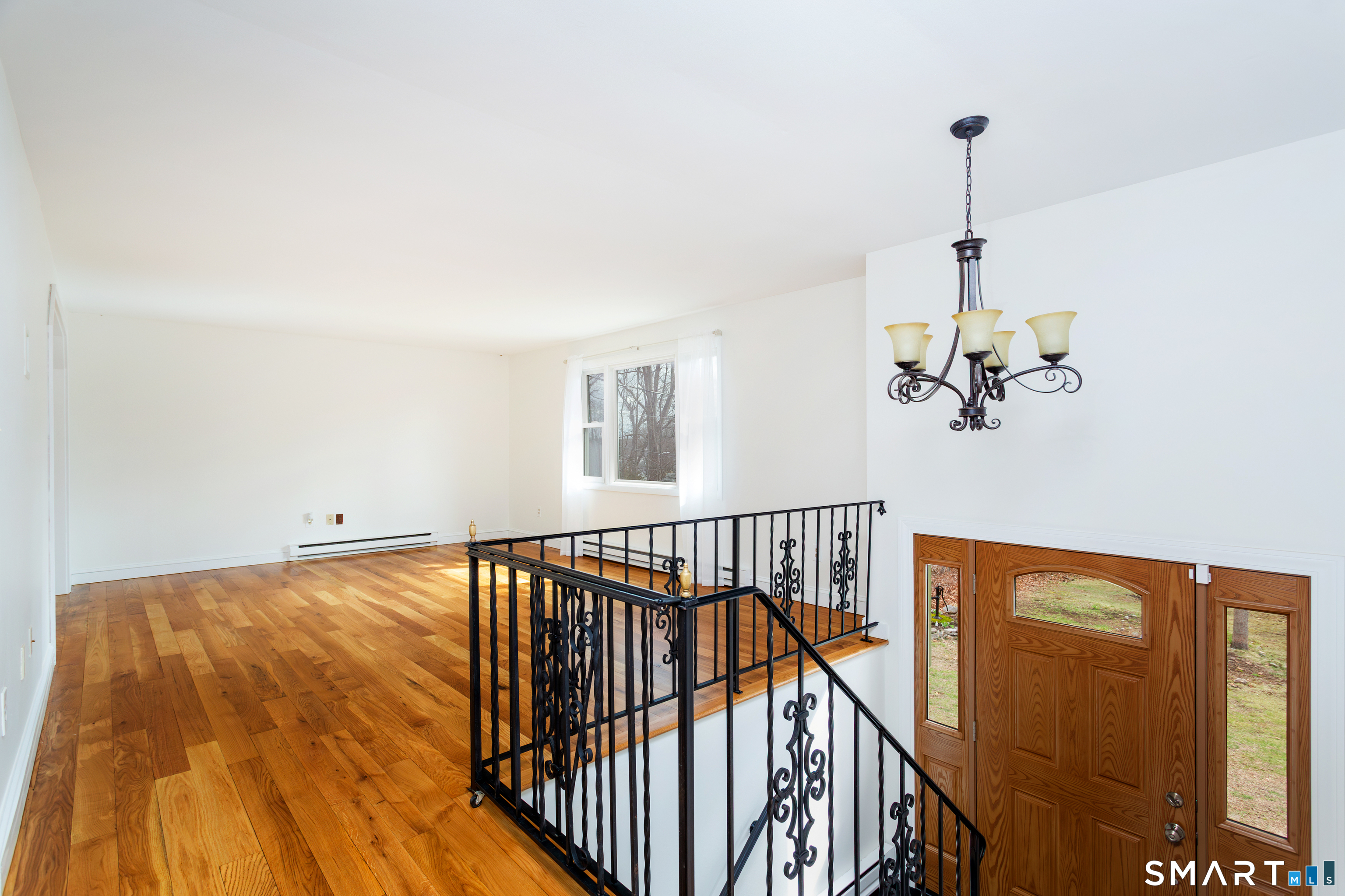 37 Rocky Hill Road Trumbull, CT 06611 - Photo 5 of 40