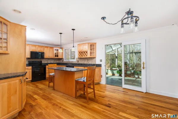 $599,900 | 37 Rocky Hill Road, Trumbull, CT 06611