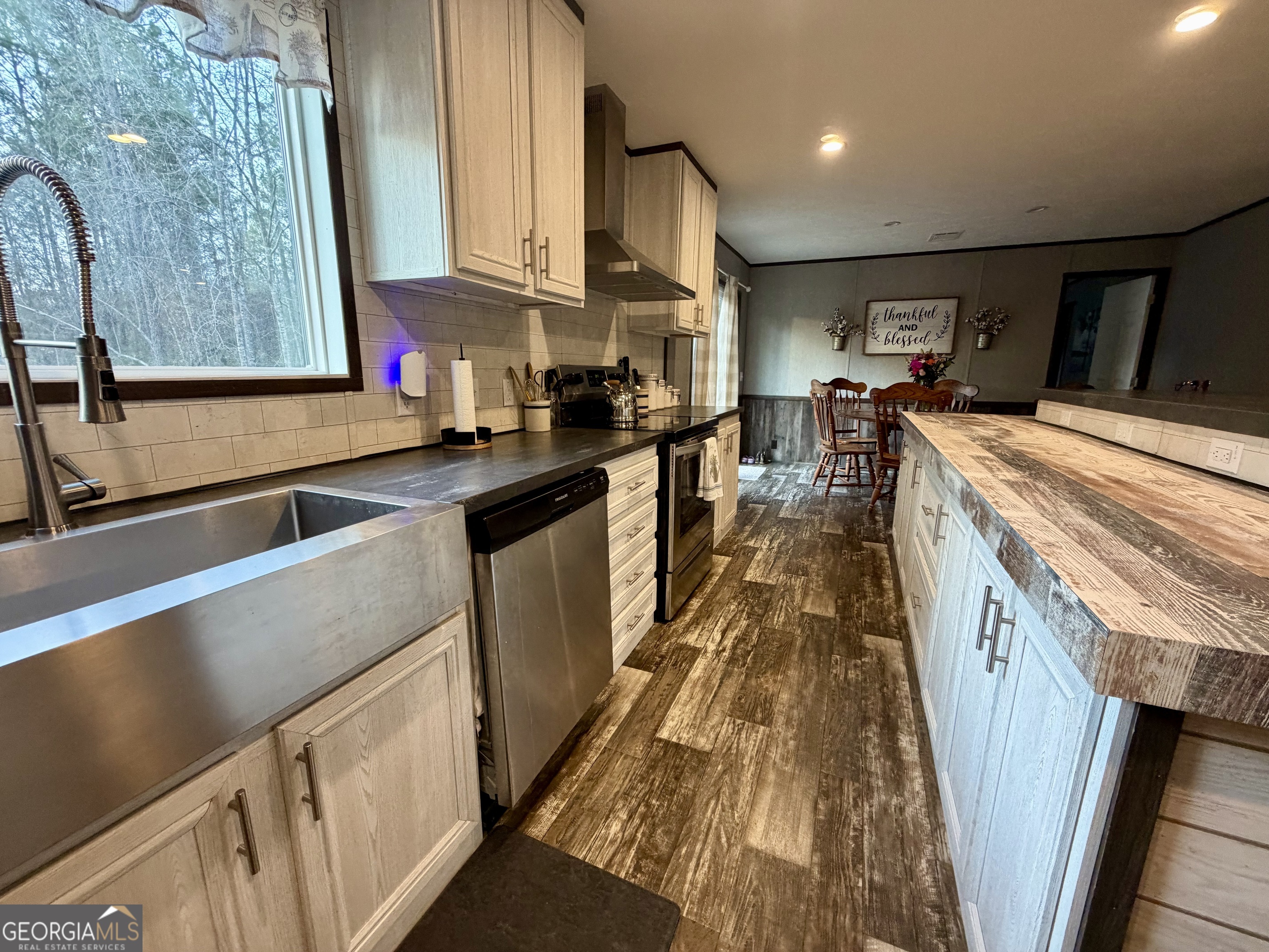 2601 New Evergreen Church Road Cadwell, GA 31009 - Photo 11 of 30 a kitchen with lots of counter top space